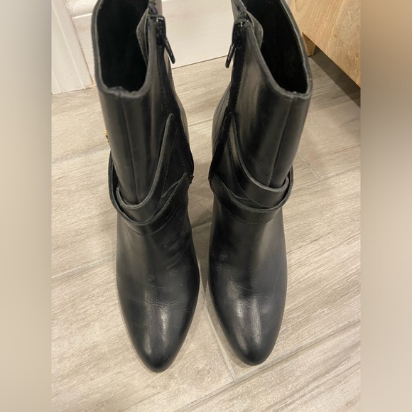 Ralph Lauren Women’s Black Leather Ankle Booties size 6.5 - Picture 4 of 10